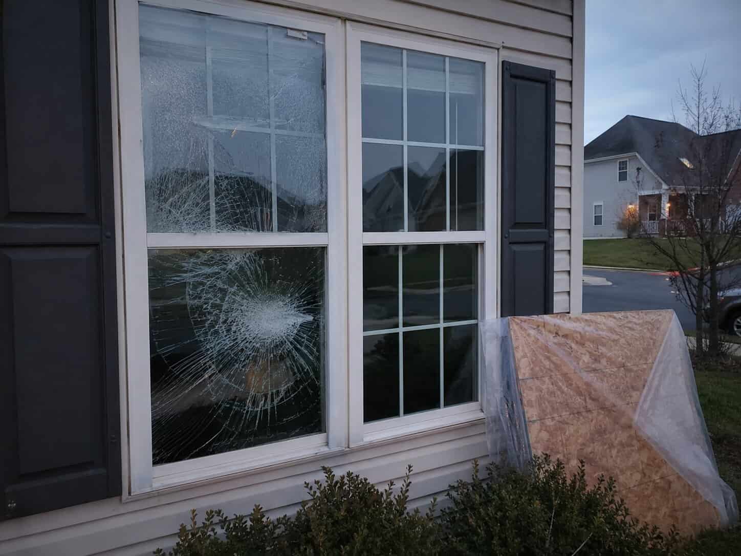 Emergency Glass Repair Available in Leesburg, VA section